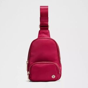 *NWT* LULULEMON Everywhere Sling Bag Small 2L In Berry Rumble